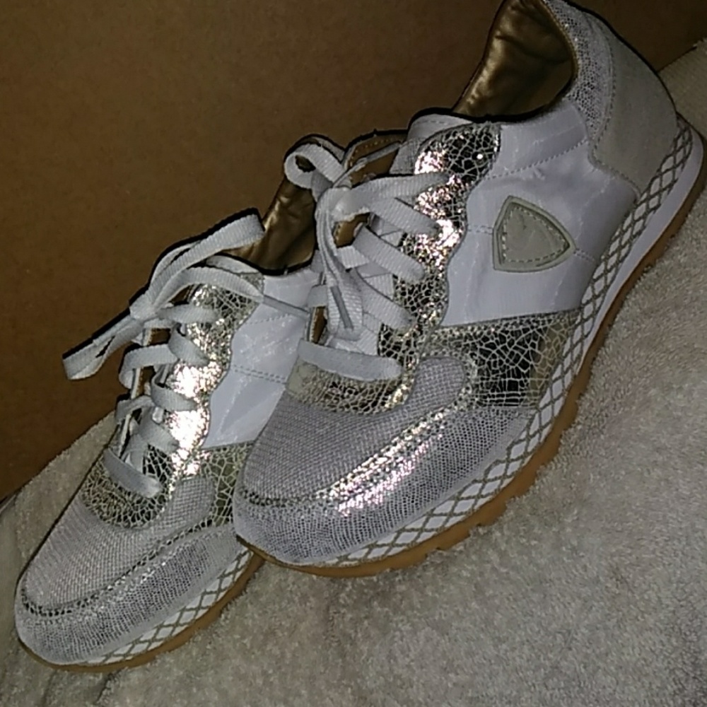 Brand new Skechers